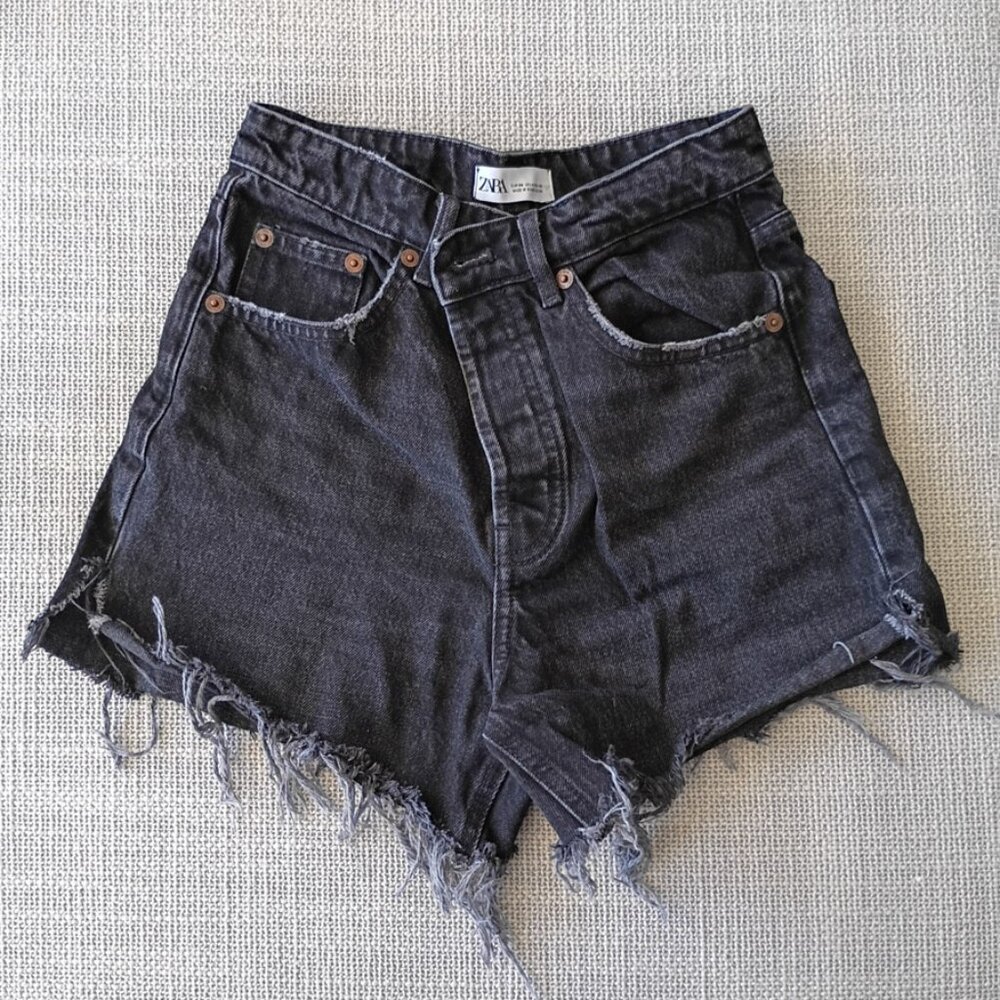 Zara Women's Denim Black High Rise Cut Off Distressed Jean Shorts | Size 4